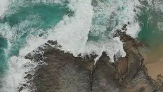 Waves Rushing And Splashing On The Shore | Free HD Video - no copyright 4K