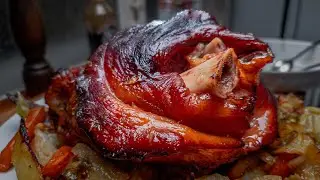 Свиная рулька в духовке с восточным соусом