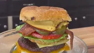 Fried Green Tomato and Gouda Cheeseburger: A Southern Twist on a Classic Burger