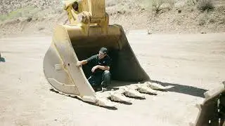 CAT 374 Excavator Bucket Walkaround – GET - Linkage Pins