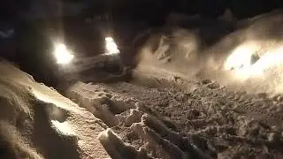 Нива в снегу/неподъёмная гора