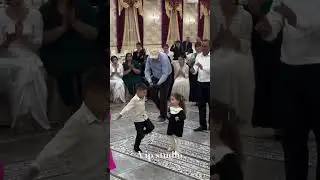 Маленькие брат и сестра классно танцуют 👍🔥 Танец покорил гостей свадьбы 🔥👍#shorts