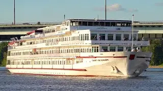 m/s Saint-Petersburg in Action