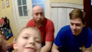 Эрнест о том, как мы его напрягаем! Батя и дети!