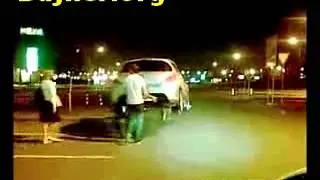 Утащили авто на руках