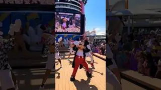 Disney Magic 👏🏻👏🏻Disney Magic 🙌🏼🙌🏼 It’s the  Sail-A-Wave #disneycruiseline #disneymagic