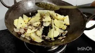 Desi style methi aloo sabji😋#healthy #youtubechannel #cooking #tasty#aloomethisabji