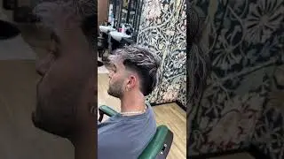 Gentisosa mostra i suoi capelli pazzi