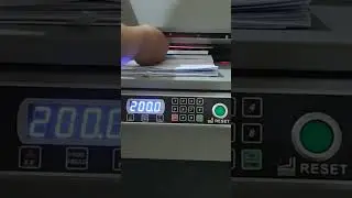 FINISHING BUKU LEM PANAS MENGGUNAKAN MESIN POTONG DIGITAL