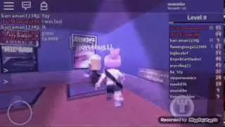 ROBLOX IS KISS ME 😱😱😱😱