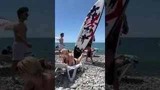 Сколько людей на пляжах Батуми в конце июня. Пляж в центре Батуми перед Orbi City #батуми #грузия