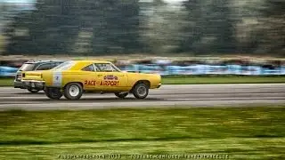 Flugplatzblasen 2013 HD: Mercedes C63 AMG vs Plymouth Roadrunner