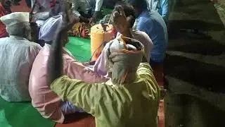 येडाबाई निघाली पाण्याला.....