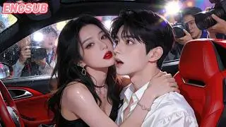 Surrounded by reporters and flashing cameras, the heiress kissed her male assistant in the car!