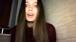 Потрясающая девушка Аиша невероятно круто поет