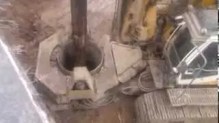 Работа буровой установки Bauer BG 28