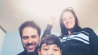 Eu e meus pais provando doritos novo e pepsi twist gengibre