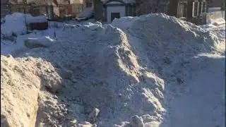 Завалили снегом пешеходную тропинку на улице Первомайская в Бердске
