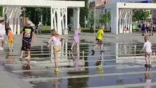 Вы знали про такой классный отдых? Самое лучшее развлечение! У фонтана в жаркий день! Great fun