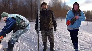 Вдвоем на хуторе в лесу. Жизнь в деревне. Серия 2. Монтаж водостока, прорубь, пристройка
