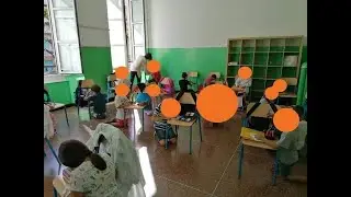 5Stelle: Bambini in ginocchio a Genova foto falsa, e' di Amatrice del Terr remoto. E' vero o no?