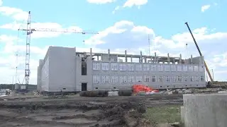 «Работы идут по графику»: Губернатор и Глава города посетили строительство школы (2023-06-28)