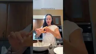 What’s your favorite midnight snack? 🥗🤫🤷🏻‍♀️ 