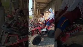 bocil ,anterin Kaka sekolah 