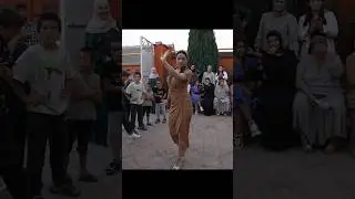 Красавица чеченка танцует! 