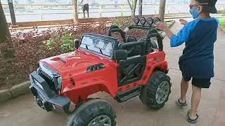 Balap mobil ugal ugalan... jangan ditiru ya...!!!