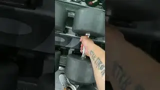 Зачем приклеивать гантели? 😅 