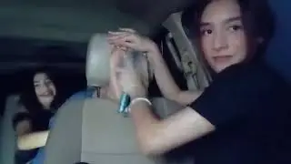 tickling in the car 1 minute .
