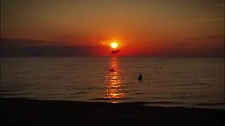 Sunset on the sea and pleasant calm music, video for sleep