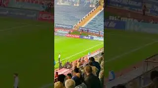 Турецкий ОМОН поднимается на трибуну успокаивать футбольных болельщиков