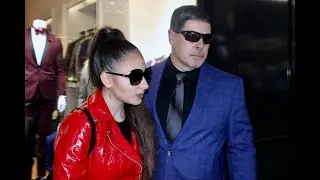 Walking Around the Mall as ARIANA GRANDE | WE GOT APPROACHED BY SECURITY |