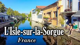 Walking on the old streets of L'Isle-sur-la-Sorgue, France
