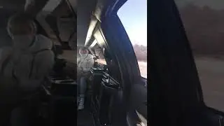 В Удмуртии в булочную на такси не ездим, мы ездим в гараж за картошкой на лимузинах!
