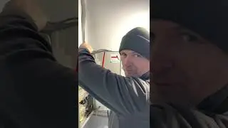 Сега строит дом