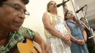 Let's sing to our mother