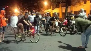 RAMADHAN RACE, Suyin vs Munyuk, penonton heboh sahur