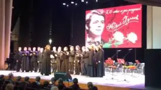 Церковный хор поет песни Гуляева!