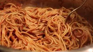 Family Dinner Under £5 Spaghetti & Pasta Sauce (Passata) + Recipe || The Real Heavenly Bites