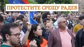 “Тук не е Москва!”. Защо няколко хиляди души поискаха оставката на президента