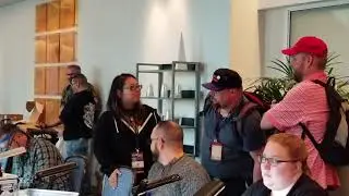 Yeji and Larry Meet for the First Time!