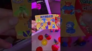 Распаковка игрушек Чупа-чупс,которые раньше продавались в таких вот капсулах вместе с леденцом!