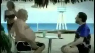 شاهد جمال البنت نازلة من البحر ووقعت كارتة ههههههههه
