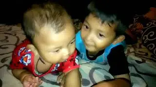 Dede bayi adibah main sama Kaka Azzam ❤️❤️❤️