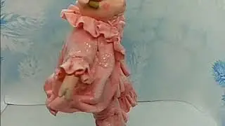 Свинка в пеньюаре. Елочная игрушка из ваты.