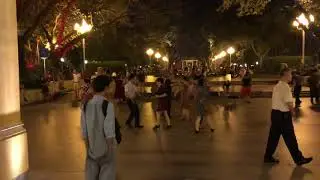 Обычный будний вечер в парке Гуанчжоу