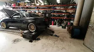 R34 gtr skyline setting up 2 step. Shoots flames